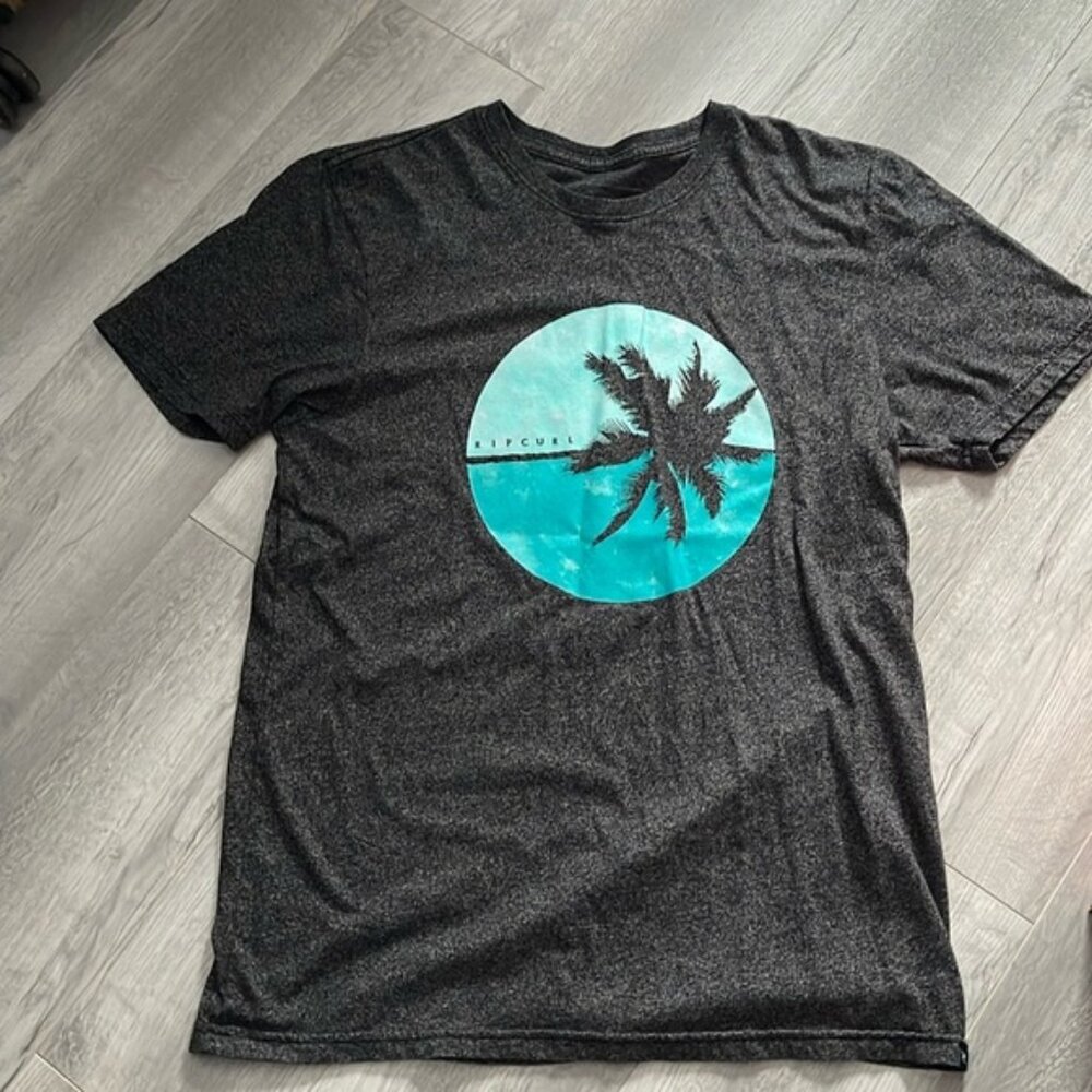 Rip curl t shirt size medium